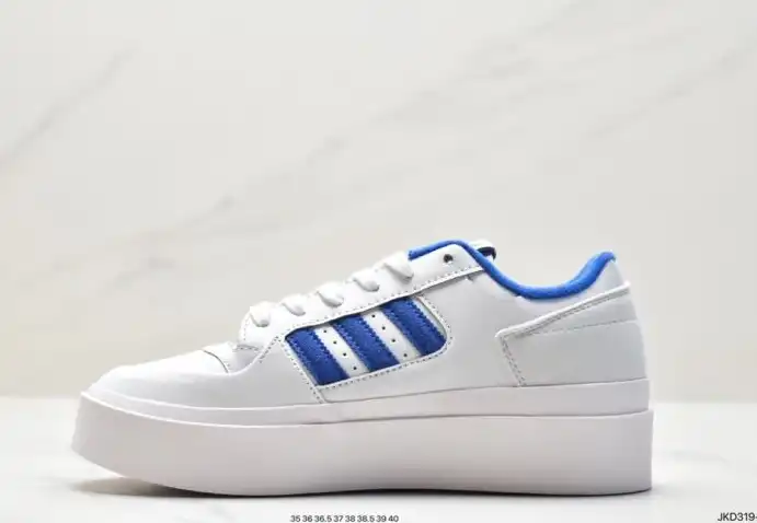 hype Adidas Sneakers