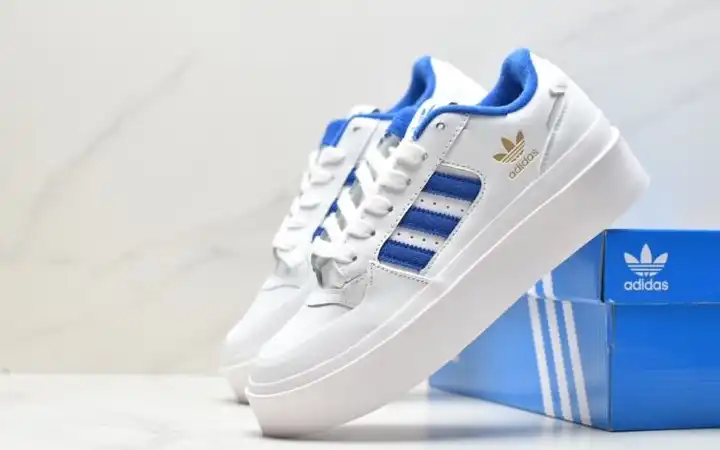 hype Adidas Sneakers