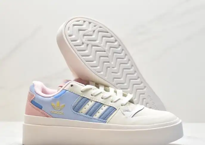 hype Adidas Sneakers