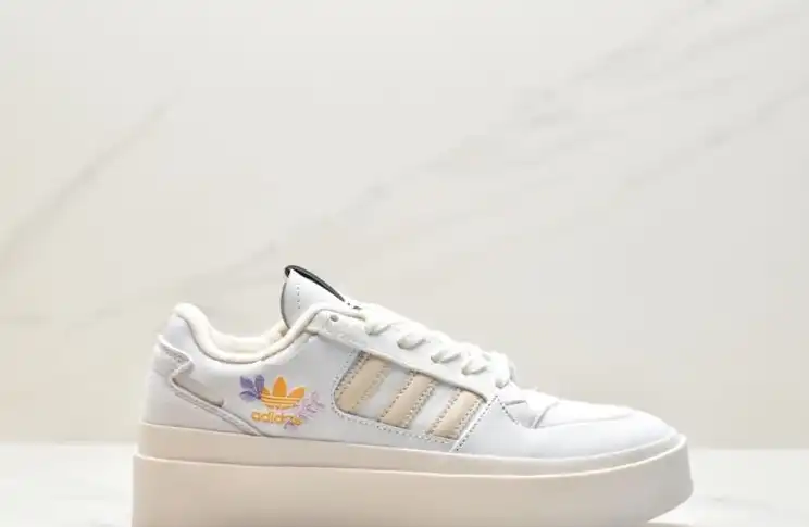 hype Adidas Sneakers