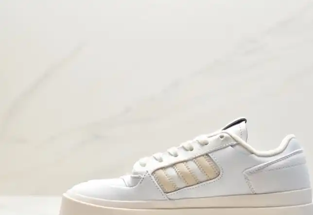 hype Adidas Sneakers