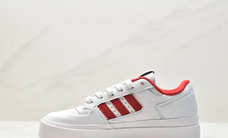 hype Adidas Sneakers