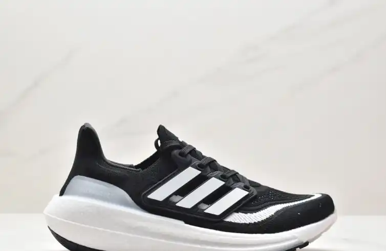 hype Adidas Sneakers