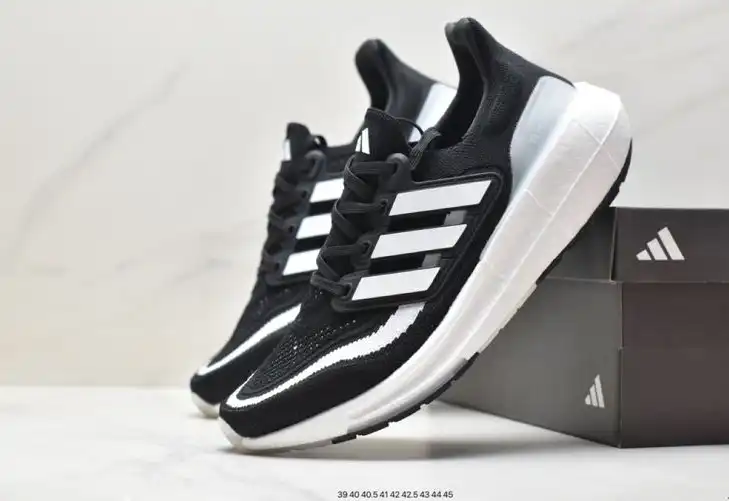 hype Adidas Sneakers