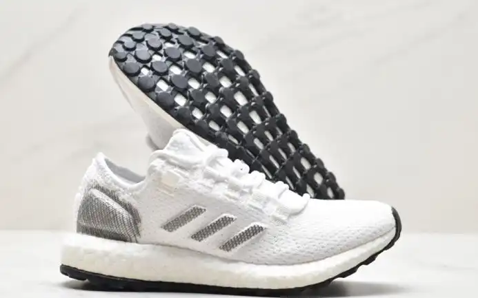 hype Adidas Sneakers