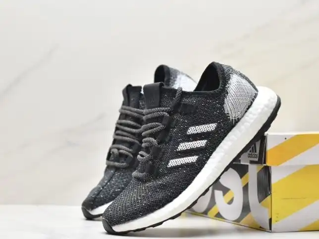 hype Adidas Sneakers