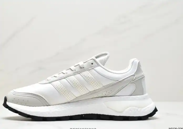 hype Adidas Sneakers