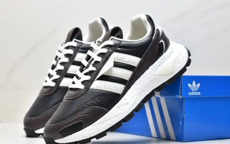 hype Adidas Sneakers