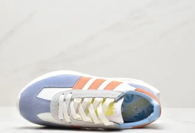 hype Adidas Sneakers