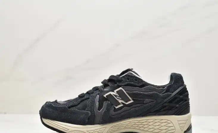 hype New Balance Sneakers