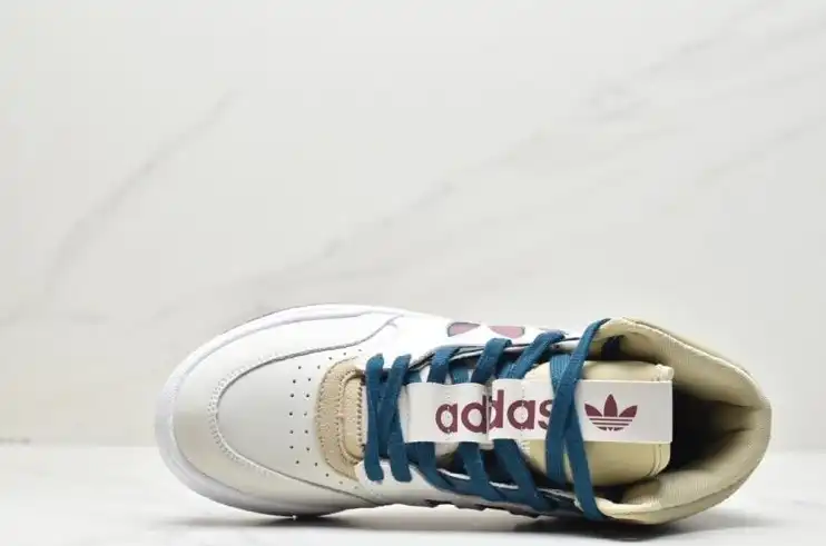 hype Adidas Sneakers