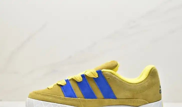 hype Adidas Sneakers