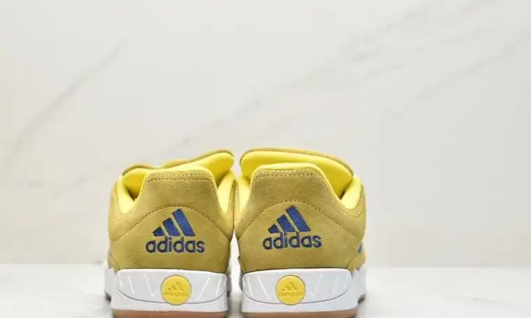 hype Adidas Sneakers