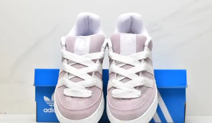 hype Adidas Sneakers