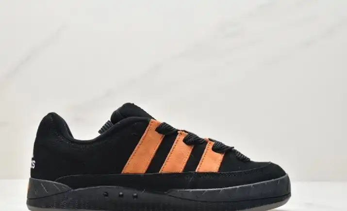 hype Adidas Sneakers