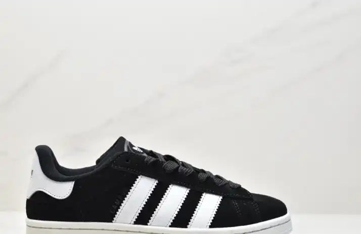 hype Adidas Sneakers