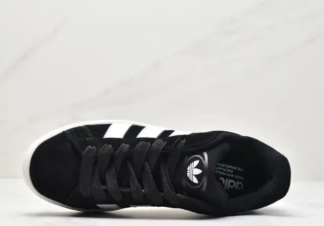 hype Adidas Sneakers