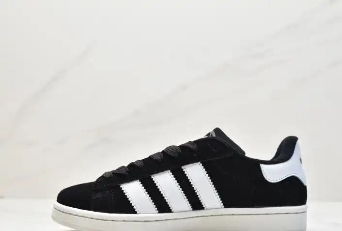 hype Adidas Sneakers