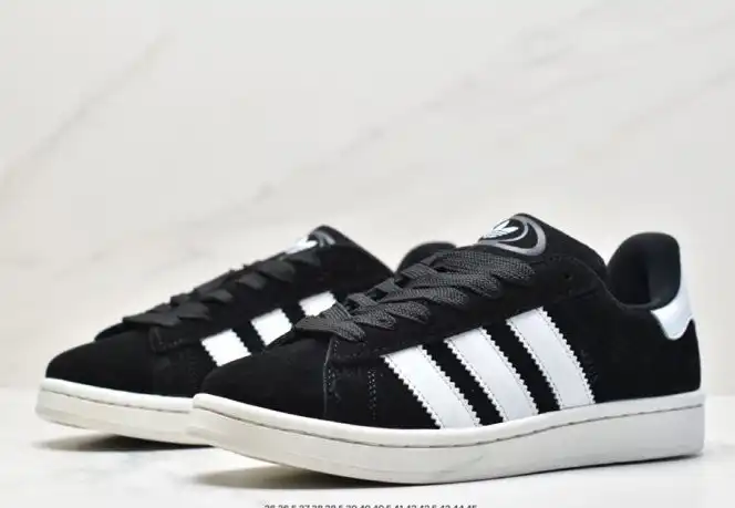 hype Adidas Sneakers