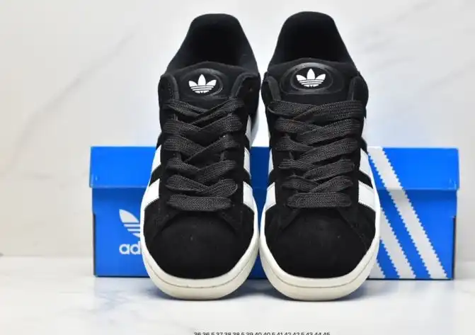 hype Adidas Sneakers