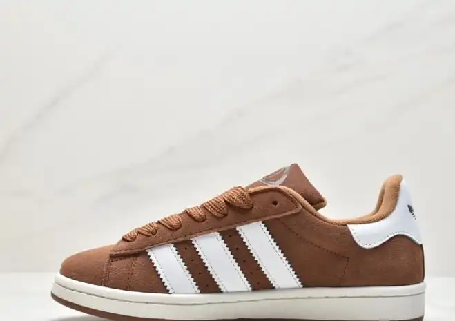 hype Adidas Sneakers