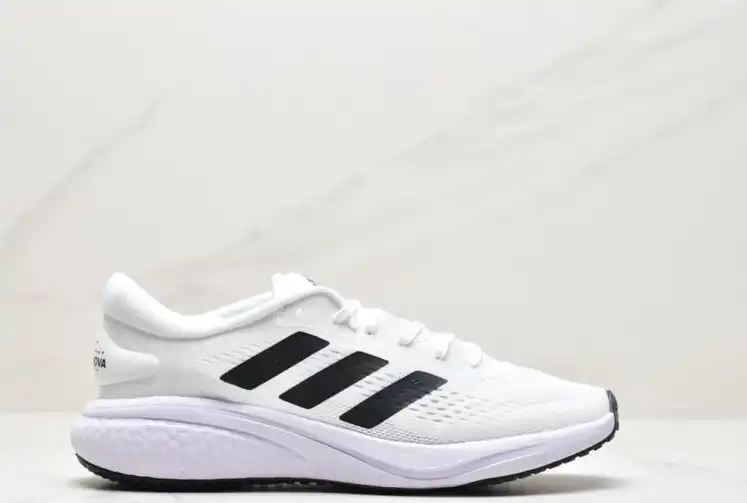 hype Adidas Sneakers