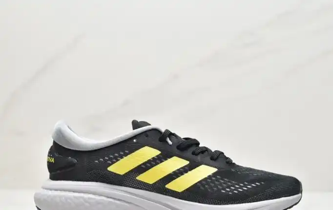 hype Adidas Sneakers