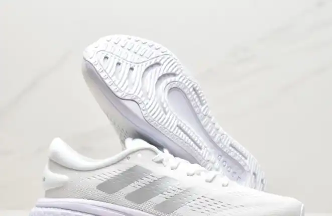 hype Adidas Sneakers