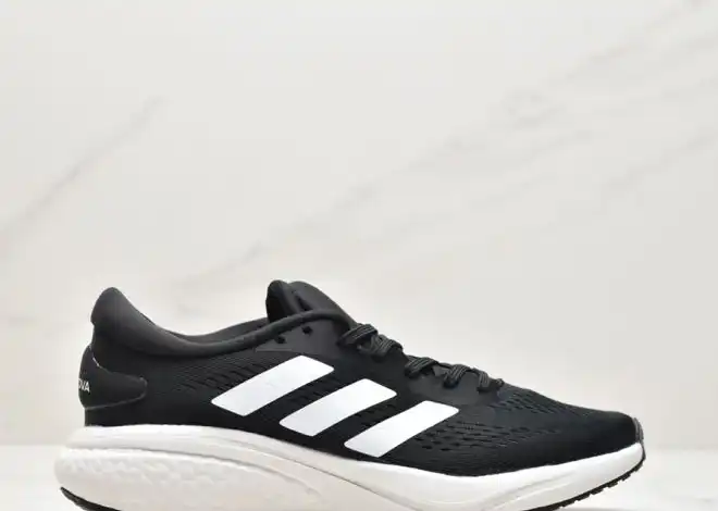 hype Adidas Sneakers