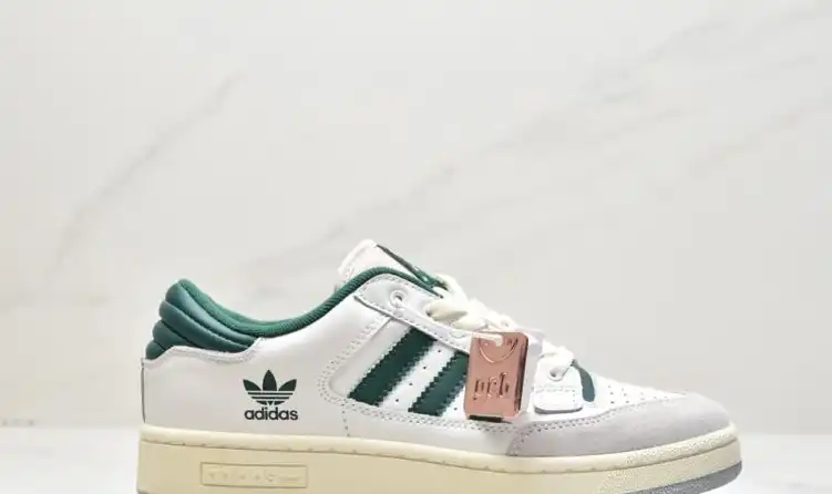 hype Adidas Sneakers