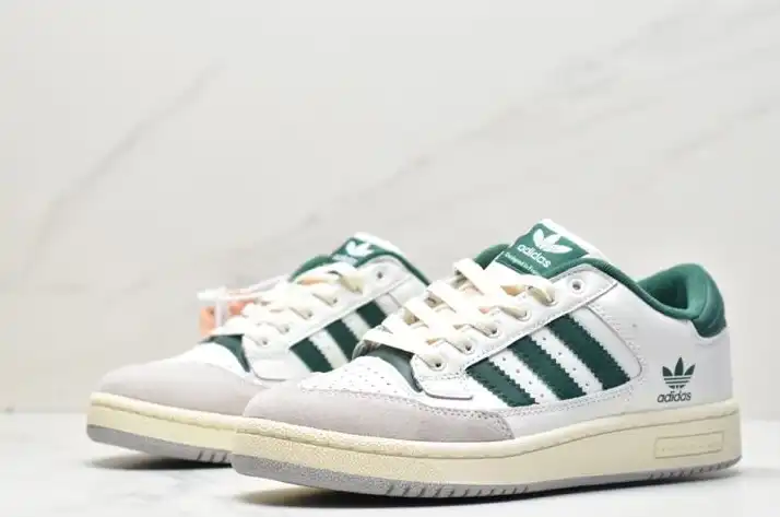 hype Adidas Sneakers