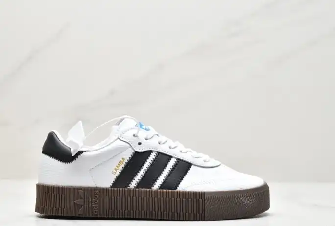 hype Adidas Sneakers