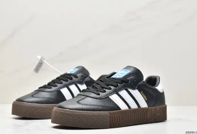 hype Adidas Sneakers