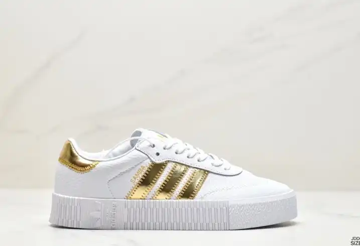 hype Adidas Sneakers