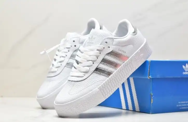 hype Adidas Sneakers