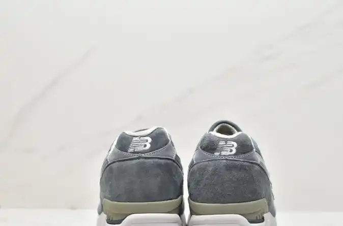 hype New Balance Sneakers