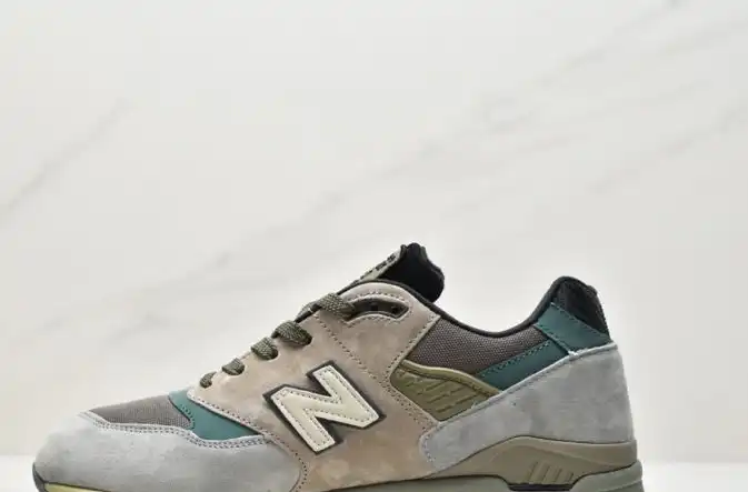 hype New Balance Sneakers