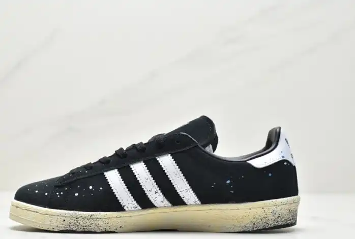 hype Adidas Sneakers