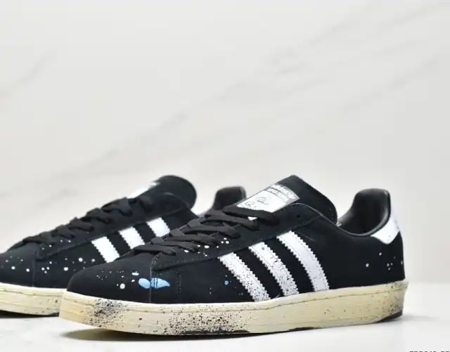 hype Adidas Sneakers