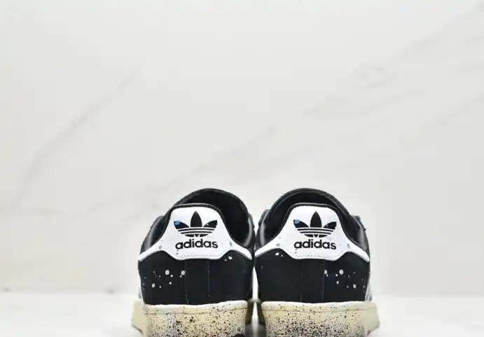 hype Adidas Sneakers