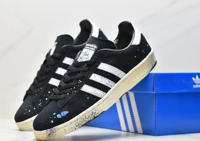 hype Adidas Sneakers