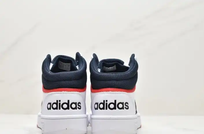 hype Adidas Sneakers