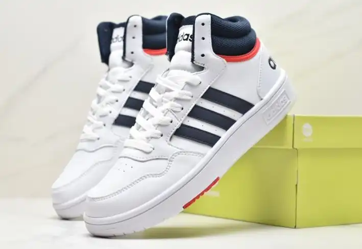 hype Adidas Sneakers