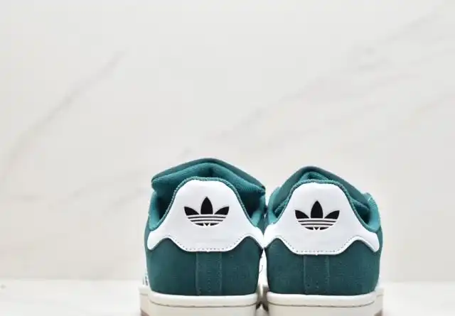 hype Adidas Sneakers