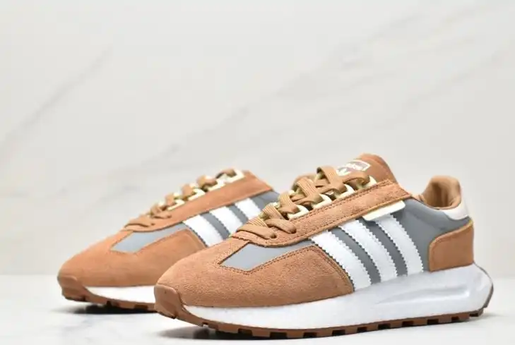 hype Adidas Sneakers