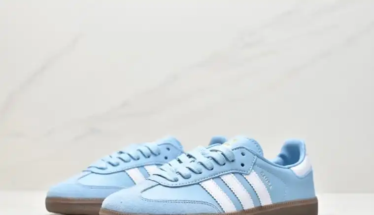 hype Adidas Sneakers