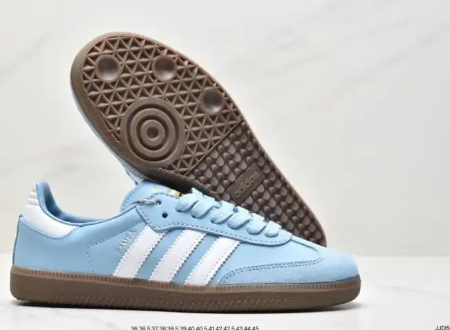 hype Adidas Sneakers