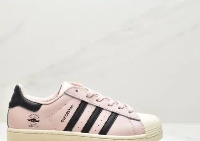 hype Adidas Sneakers