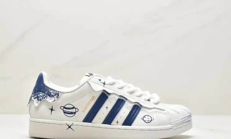 hype Adidas Sneakers