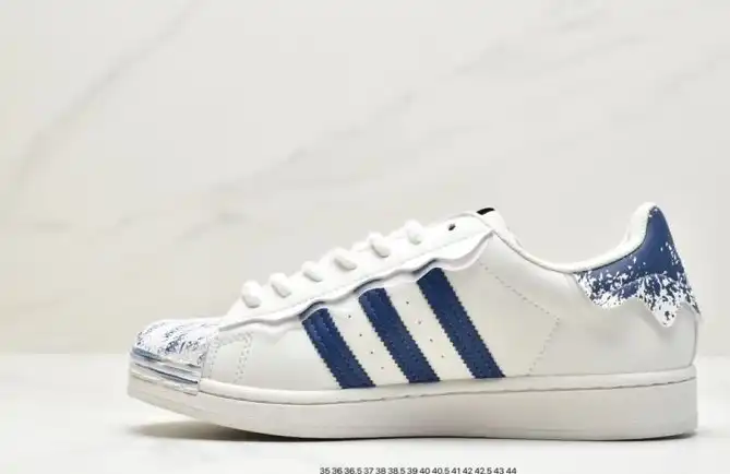 hype Adidas Sneakers